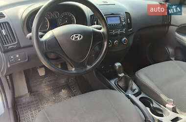 Универсал Hyundai i30 2011 в Новой Ушице