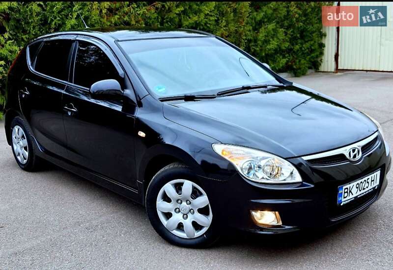 Хетчбек Hyundai i30 2008 в 