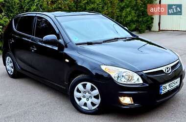 Хетчбек Hyundai i30 2008 в 