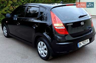 Хетчбек Hyundai i30 2008 в 