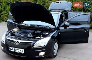 Хетчбек Hyundai i30 2008 в 