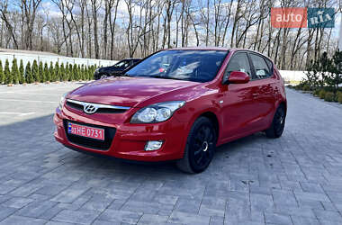 Хэтчбек Hyundai i30 2009 в 