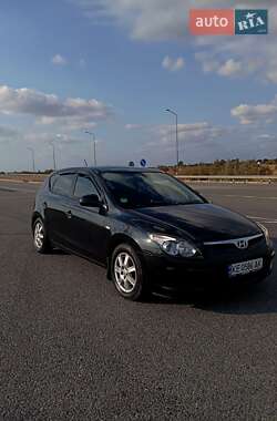 Хэтчбек Hyundai i30 2009 в 