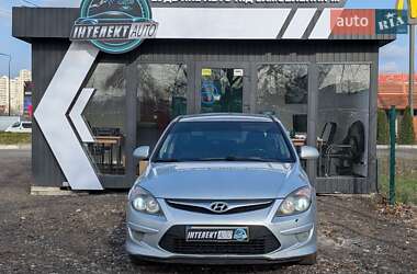 Хэтчбек Hyundai i30 2011 в 