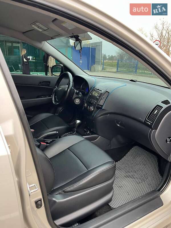 Универсал Hyundai i30 2011 в Гайвороне