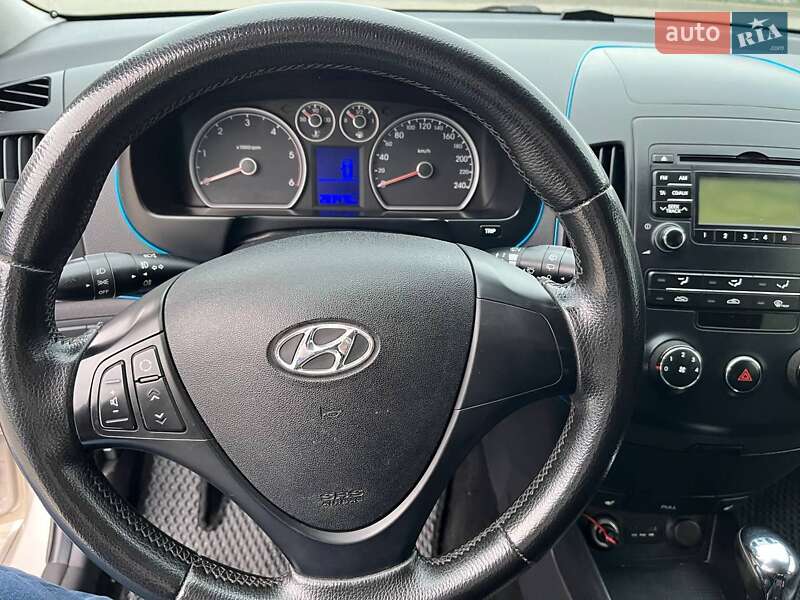 Универсал Hyundai i30 2011 в Гайвороне