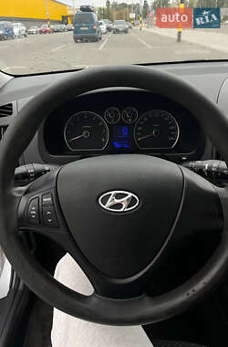 Хетчбек Hyundai i30 2009 в 