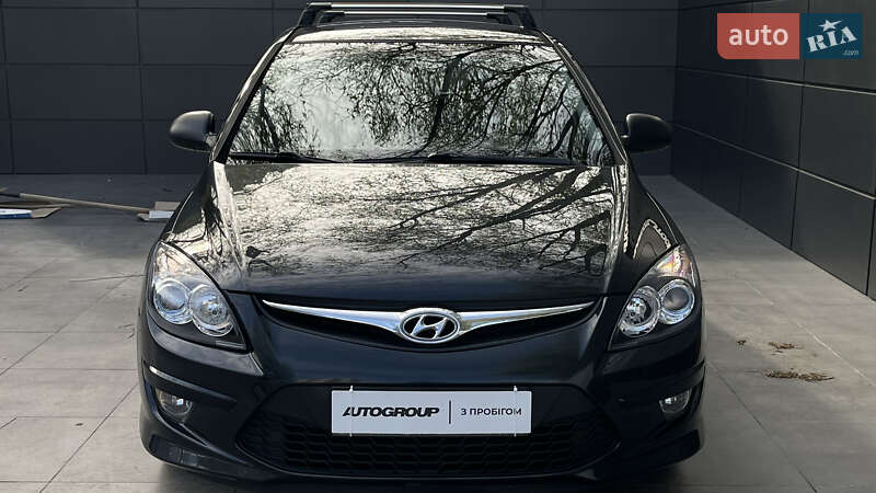 Хэтчбек Hyundai i30 2011 в 