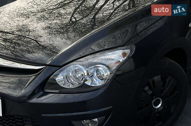 Хэтчбек Hyundai i30 2011 в 