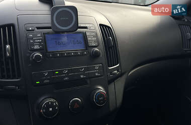 Хэтчбек Hyundai i30 2011 в 