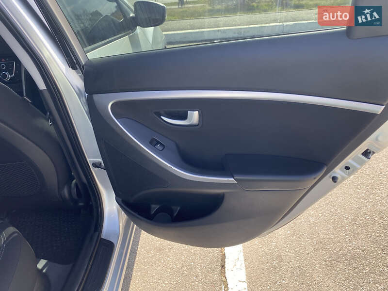 Универсал Hyundai i30 2013 в Киеве