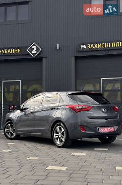 Хетчбек Hyundai i30 2015 в 