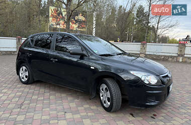 Хэтчбек Hyundai i30 2010 в 