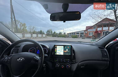 Хэтчбек Hyundai i30 2010 в 