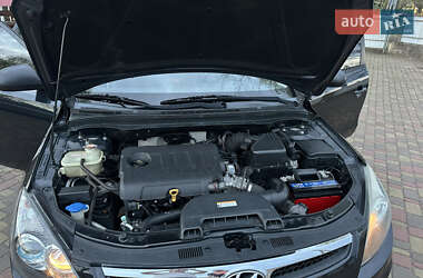 Хэтчбек Hyundai i30 2010 в 