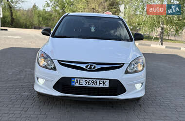 Хэтчбек Hyundai i30 2010 в 