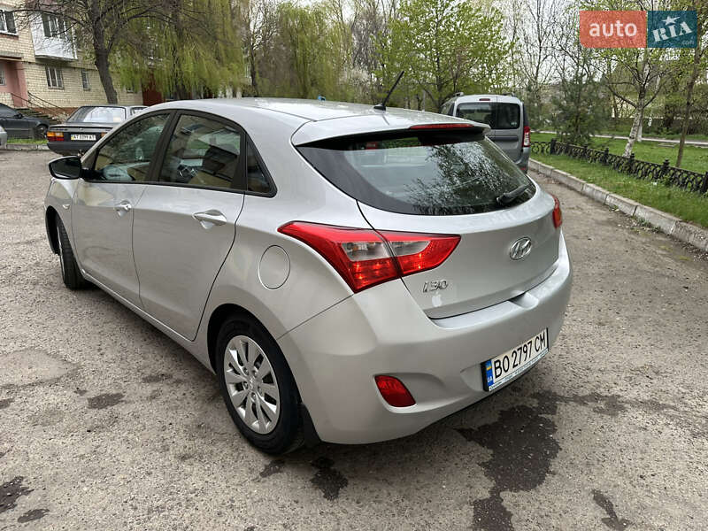 Хетчбек Hyundai i30 2016 в Чернівцях
