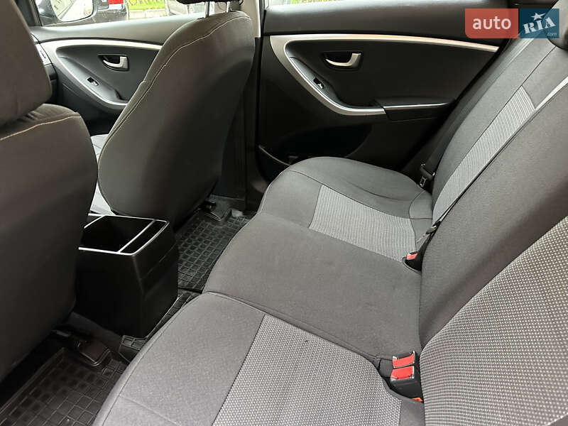 Хетчбек Hyundai i30 2016 в Чернівцях