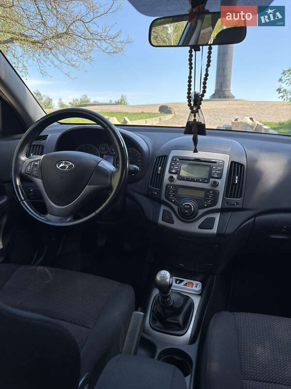 Хэтчбек Hyundai i30 2009 в Житомире