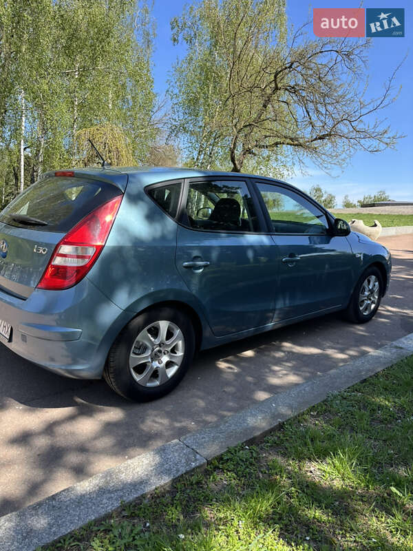 Хэтчбек Hyundai i30 2009 в Житомире
