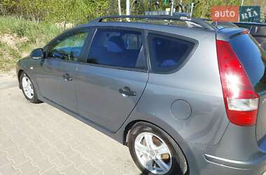 Универсал Hyundai i30 2010 в Львове