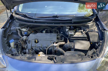 Хэтчбек Hyundai i30 2013 в 