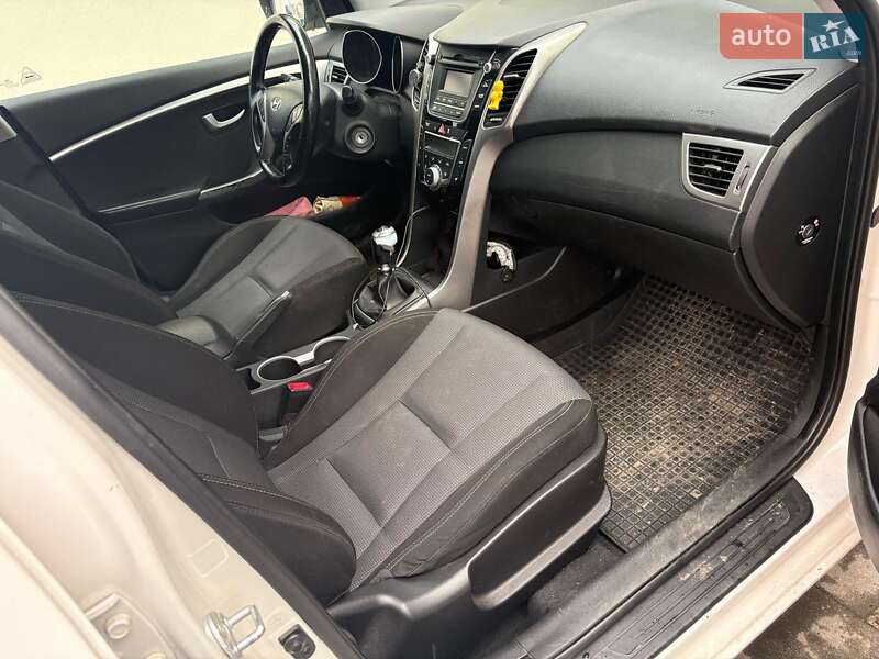 Універсал Hyundai i30 2014 в Шепетівці