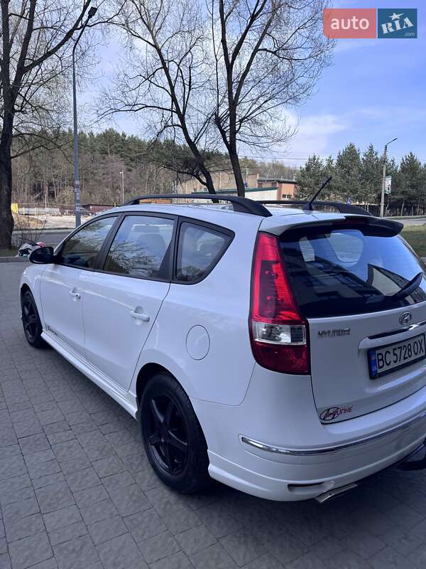 Універсал Hyundai i30 2008 в Новояворівську