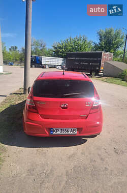 Хетчбек Hyundai i30 2009 в 
