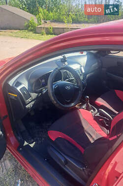 Хетчбек Hyundai i30 2009 в 