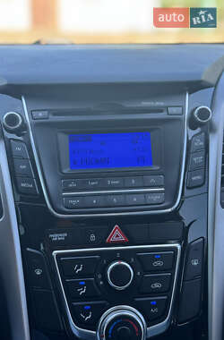 Хетчбек Hyundai i30 2012 в 