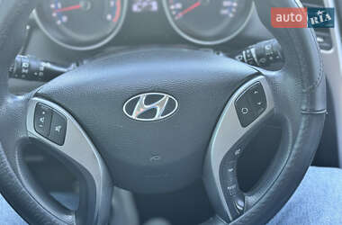 Хетчбек Hyundai i30 2012 в 