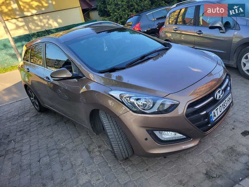 Универсал Hyundai i30 2015 в Калуше