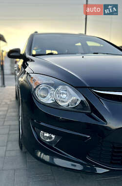 Универсал Hyundai i30 2010 в 