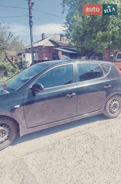 Хэтчбек Hyundai i30 2011 в 