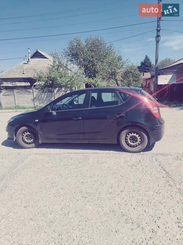Хэтчбек Hyundai i30 2011 в Днепре