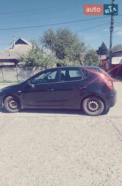 Хэтчбек Hyundai i30 2011 в 