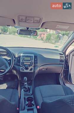 Хэтчбек Hyundai i30 2011 в 