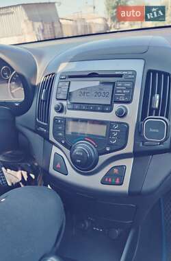 Хэтчбек Hyundai i30 2011 в 
