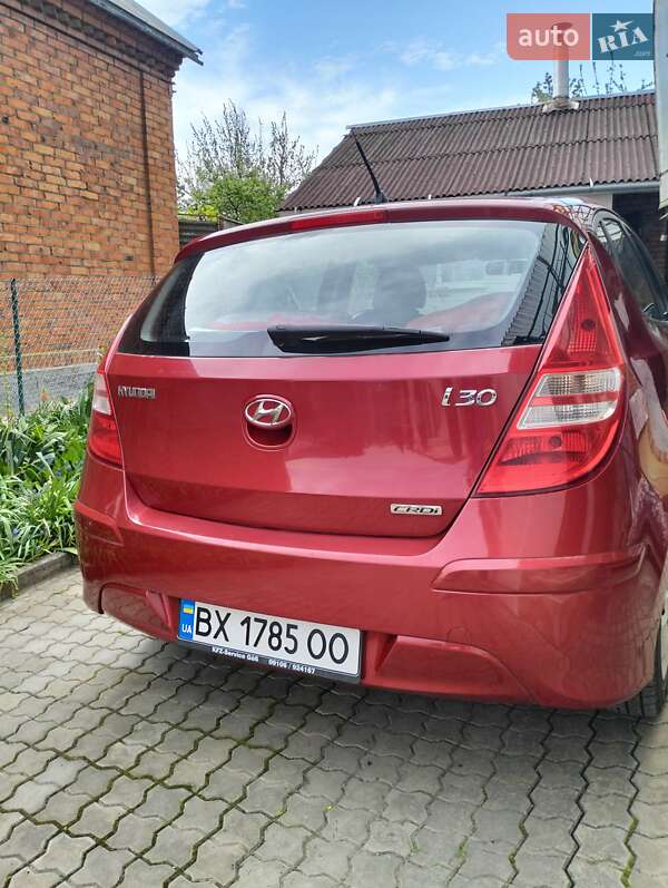 Хэтчбек Hyundai i30 2011 в 