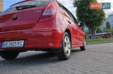 Хэтчбек Hyundai i30 2010 в 