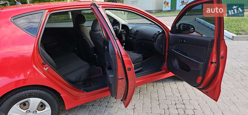 Хэтчбек Hyundai i30 2010 в Харькове
