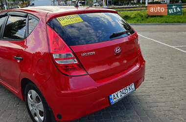 Хэтчбек Hyundai i30 2010 в 