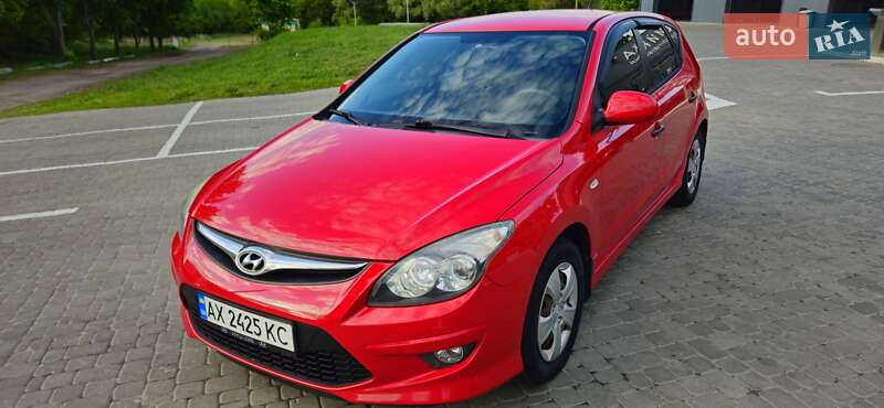 Хэтчбек Hyundai i30 2010 в Харькове