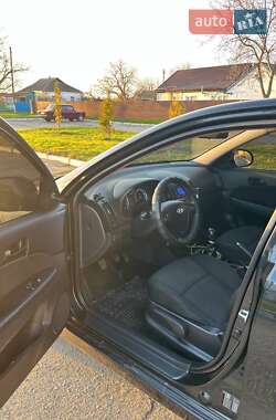 Хетчбек Hyundai i30 2010 в 