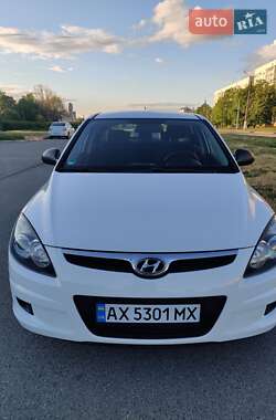 Хэтчбек Hyundai i30 2008 в 