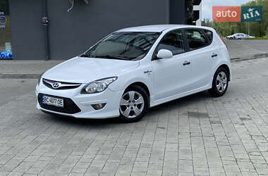 Хэтчбек Hyundai i30 2010 в Новояворовске