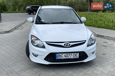 Хэтчбек Hyundai i30 2010 в 
