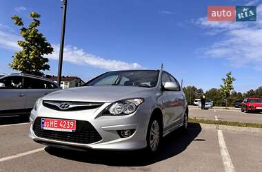 Хэтчбек Hyundai i30 2012 в Ровно