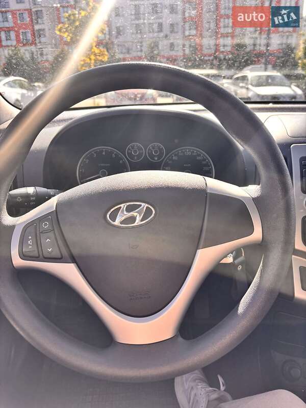 Хетчбек Hyundai i30 2012 в Рівному